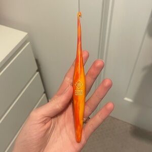 Furls Streamline Swirl Crochet Hook